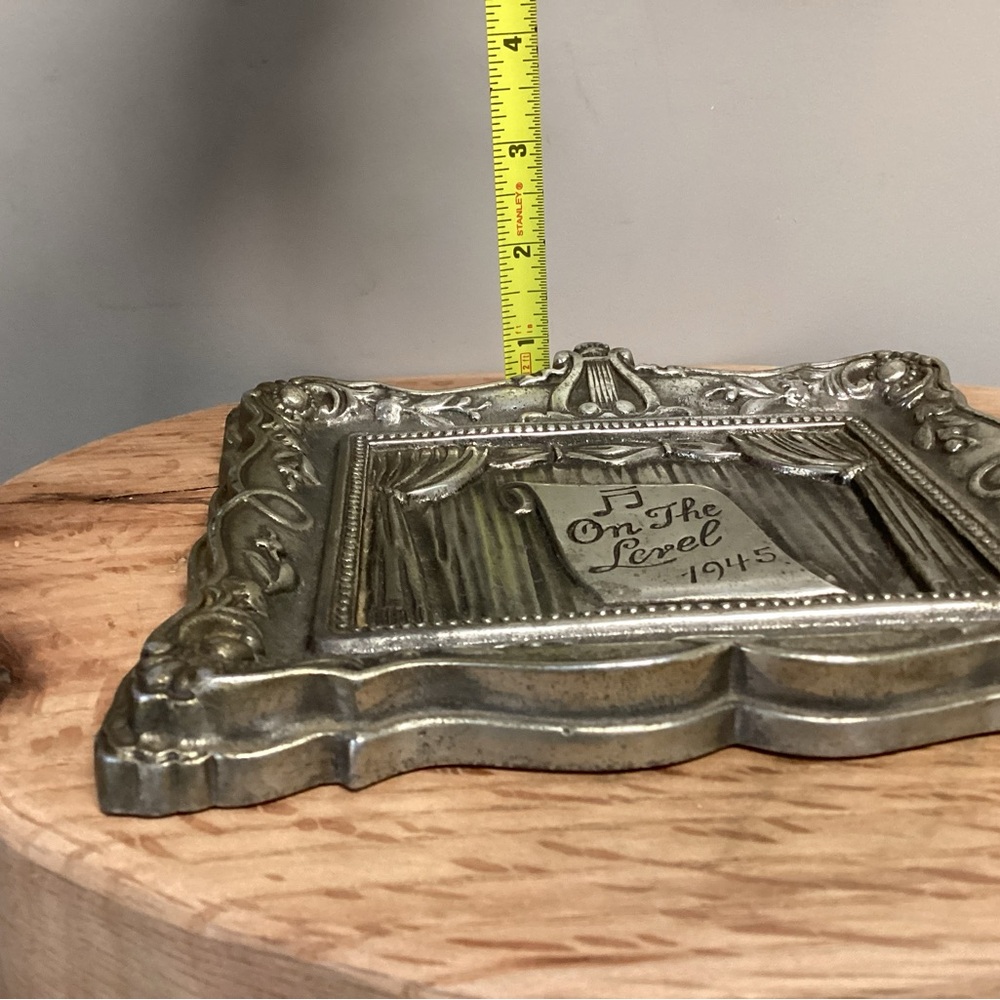 Asking for help identifying this vintage piece - Picture 11 of 12